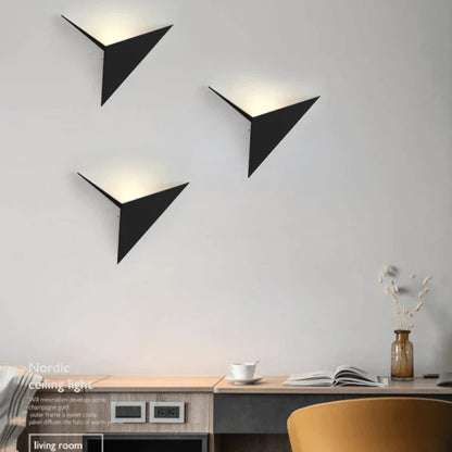 APPLIQUE MURALE DESIGN À LED EN TRIANGLE MÉTA