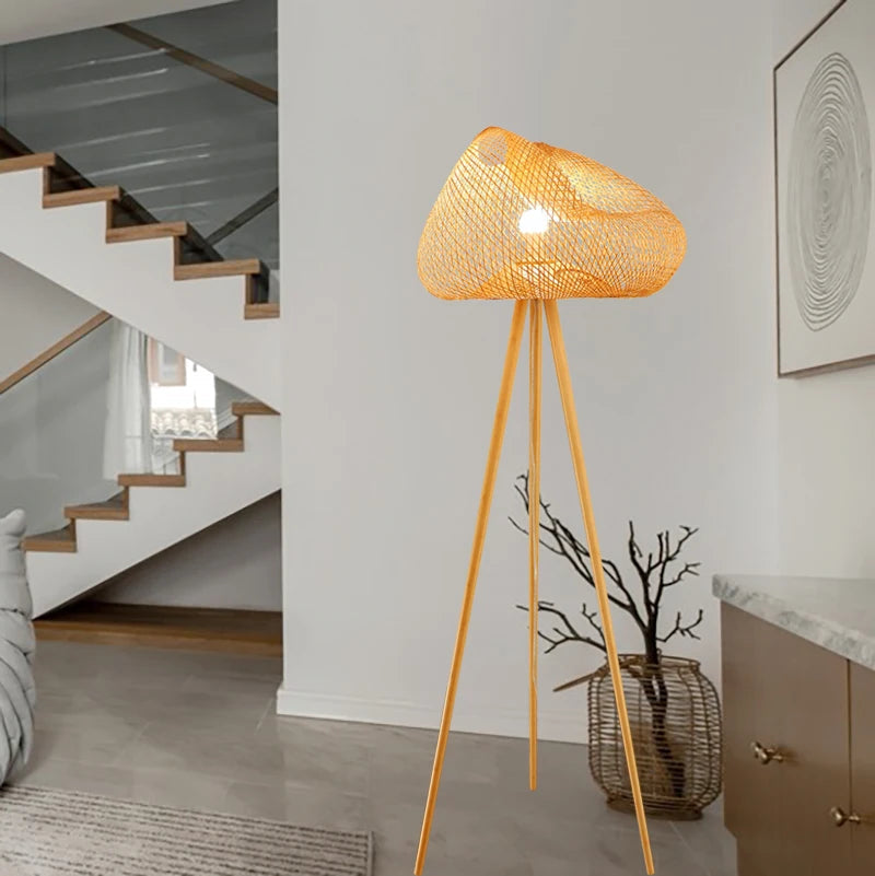 LAMPADAIRE LED TRIPODE EN BAMBOU SCANDINAVE